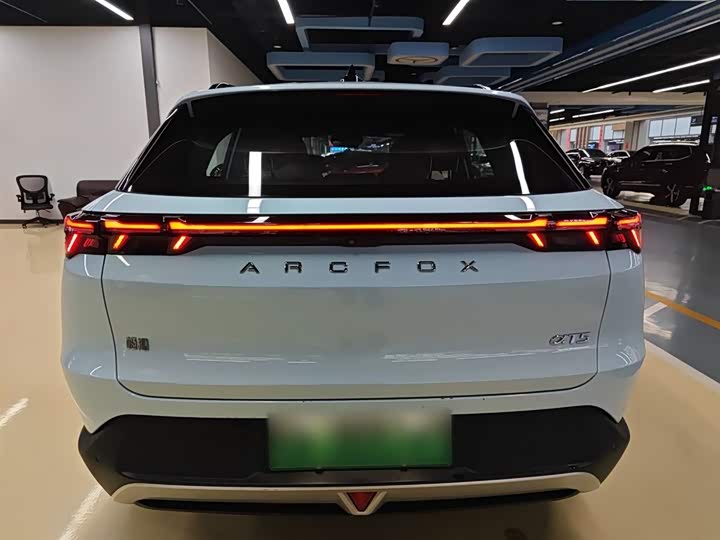 Фото 6 - BAIC Arcfox Alpha T5