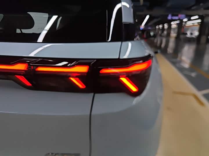 Фото 8 - BAIC Arcfox Alpha T5