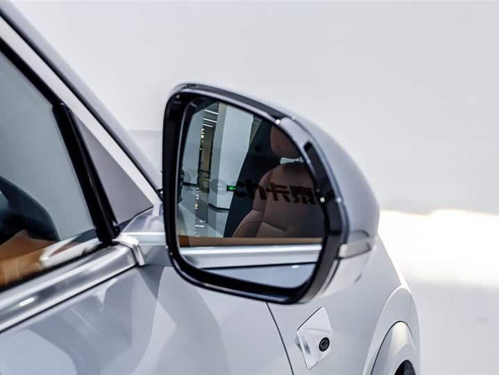 Фото 2 - LiXiang L7