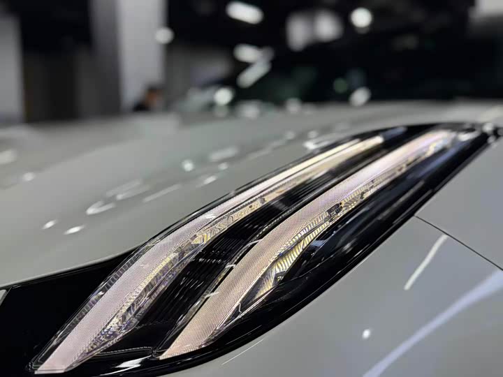 Фото 4 - Zeekr 001