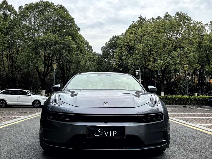 Фото 2 - Zeekr 001