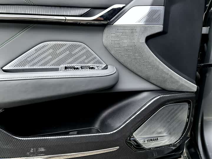 Фото 8 - Zeekr 001