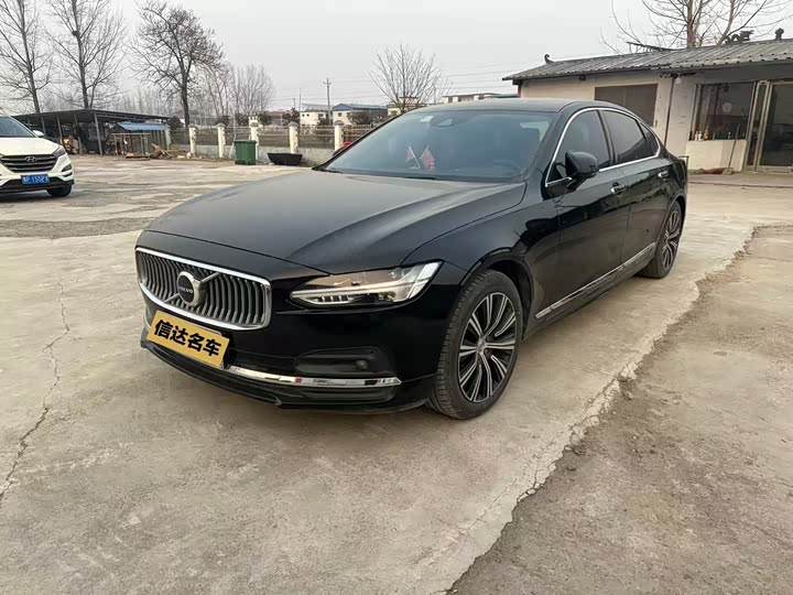 Фото 1 - Volvo S90