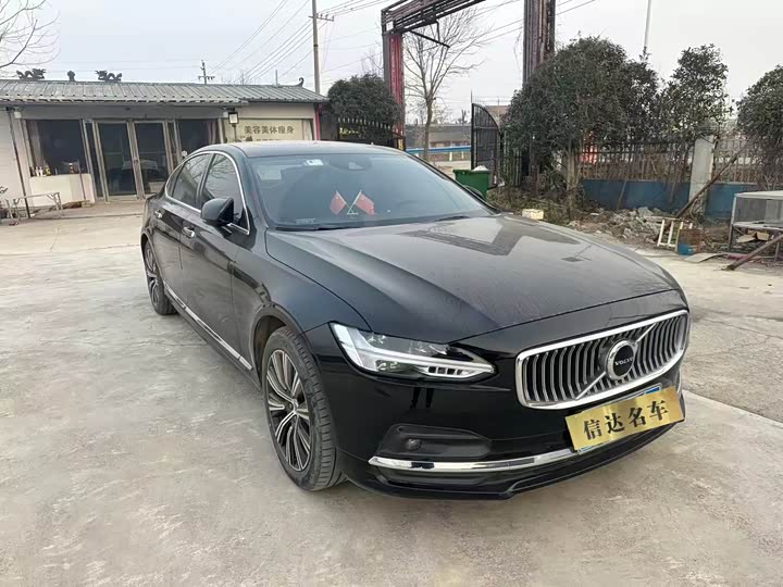 Фото 2 - Volvo S90