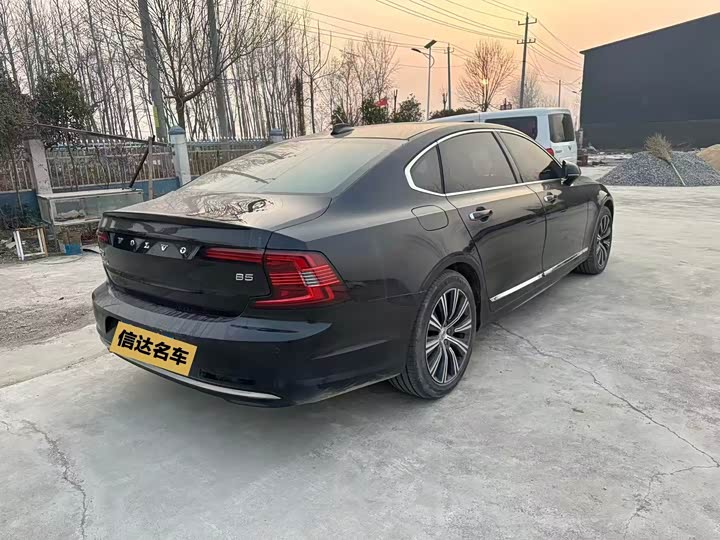 Фото 5 - Volvo S90