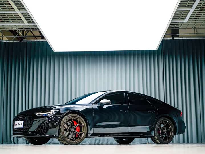 Фото 3 - Audi RS 7