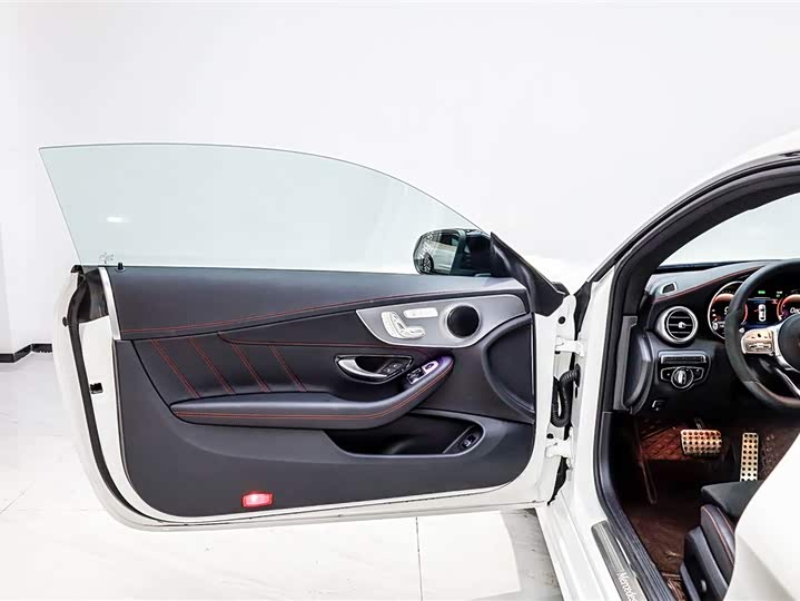 Фото 7 - Mercedes-Benz C-Class