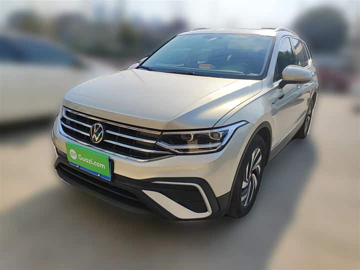 Фото 1 - Volkswagen Tiguan L Pro
