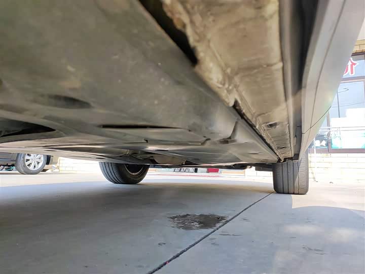 Фото 4 - Volkswagen Tiguan L Pro