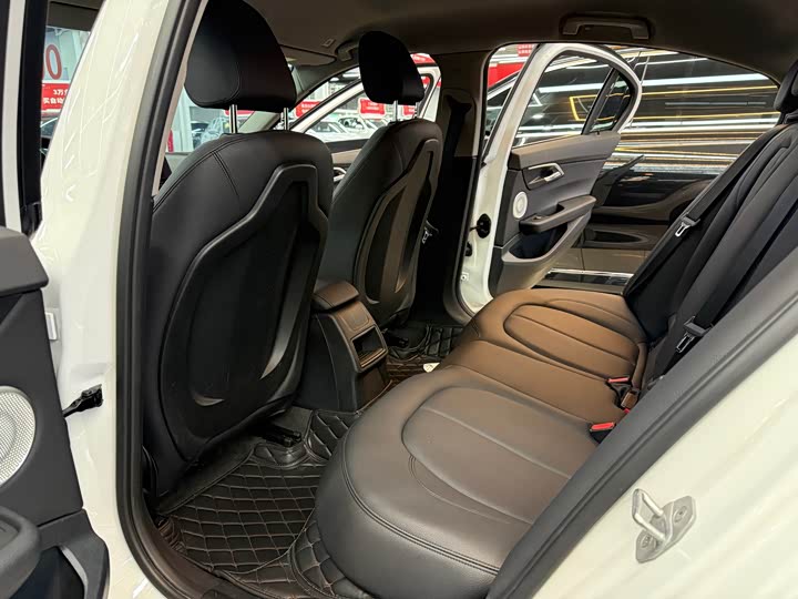 Фото 8 - BMW 1 Series