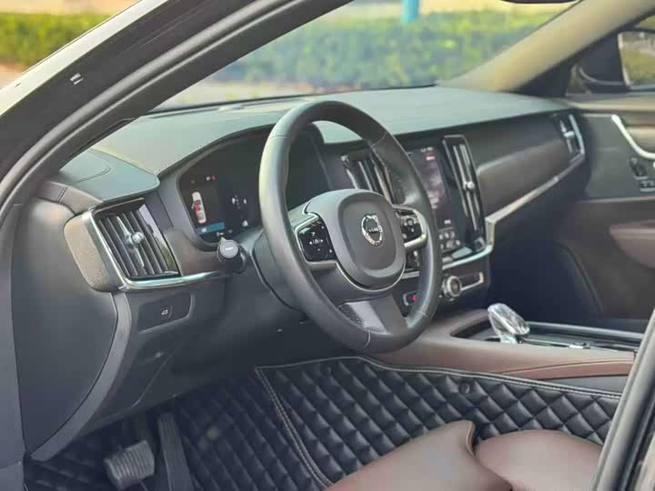 Фото 5 - Volvo S90