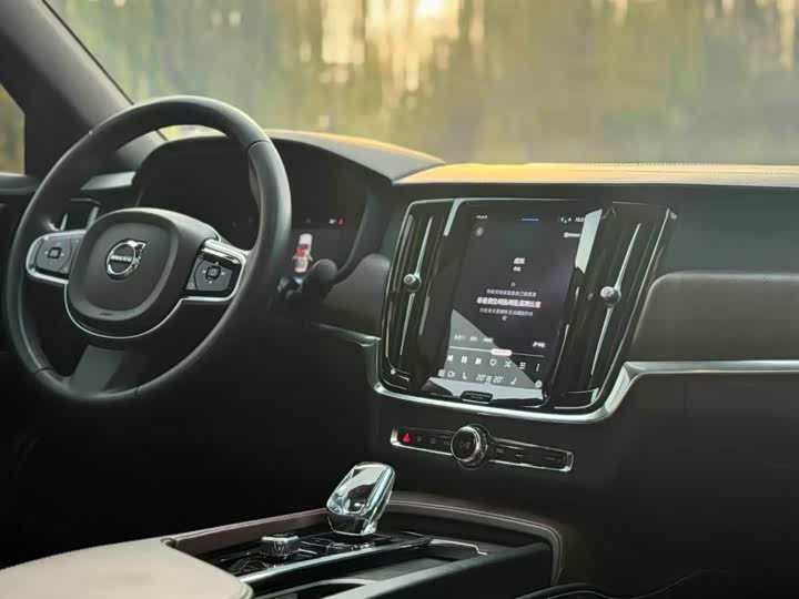 Фото 6 - Volvo S90