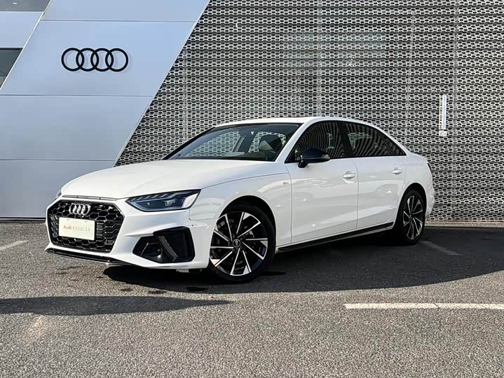 Фото 1 - Audi A4L