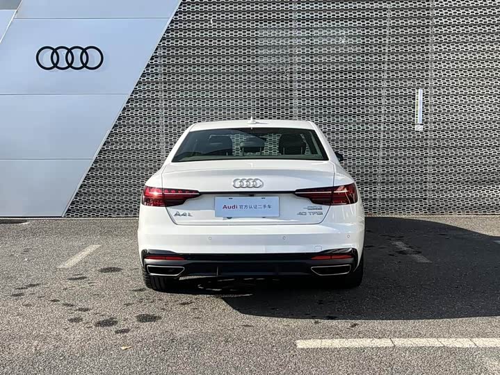 Фото 5 - Audi A4L