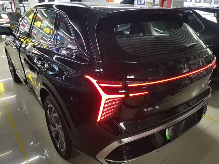 Фото 5 - Hongqi HS3 Hybrid