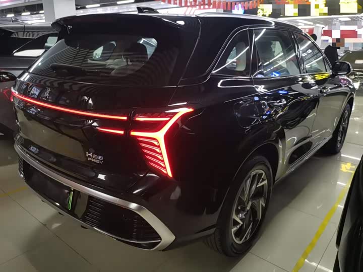Фото 7 - Hongqi HS3 Hybrid