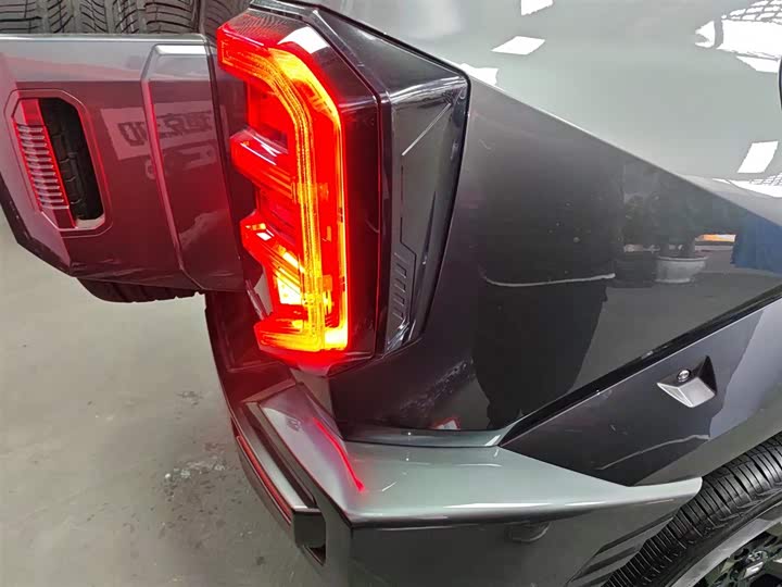 Фото 8 - Tank 400 Hybrid