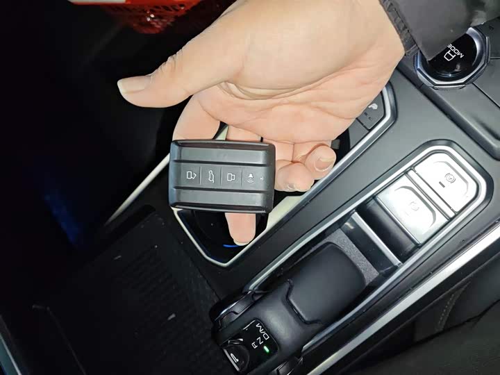 Фото 9 - Tank 400 Hybrid