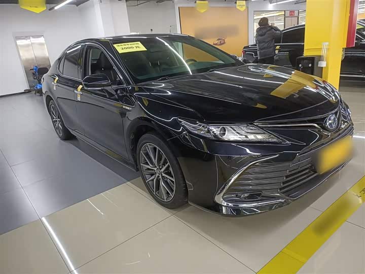 Фото 4 - Toyota Camry