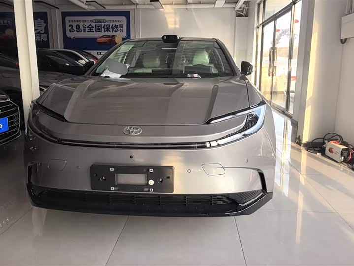 Фото 2 - Toyota bZ5