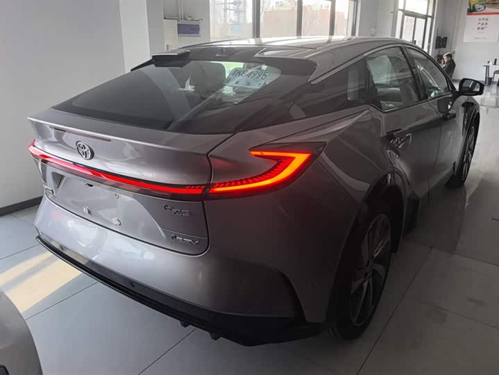 Фото 3 - Toyota bZ5