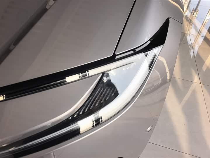 Фото 5 - Toyota bZ5