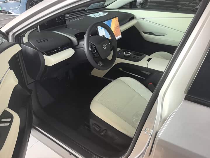 Фото 9 - Toyota bZ5