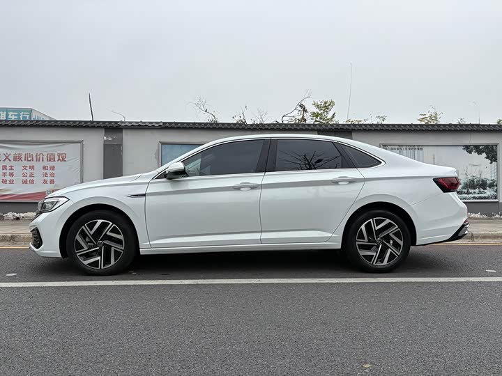 Фото 7 - Volkswagen Sagitar L