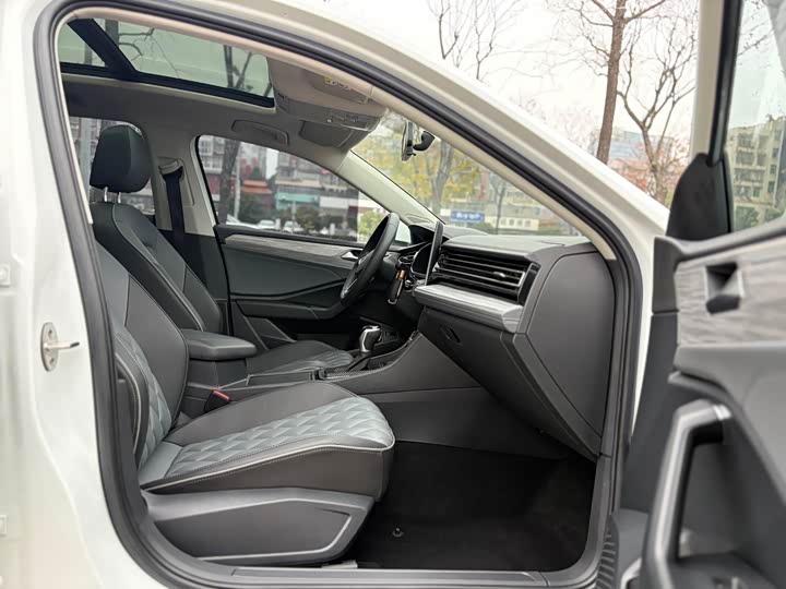 Фото 9 - Volkswagen Sagitar L