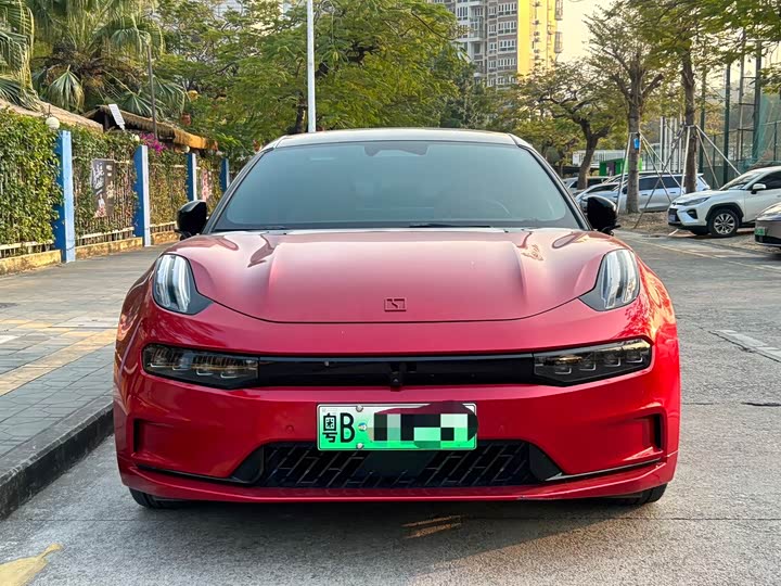 Фото 2 - Zeekr 001