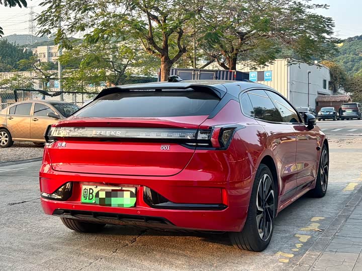 Фото 4 - Zeekr 001