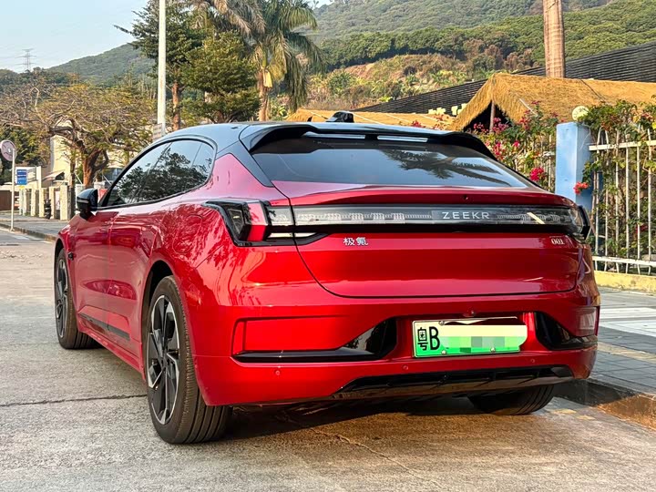 Фото 5 - Zeekr 001