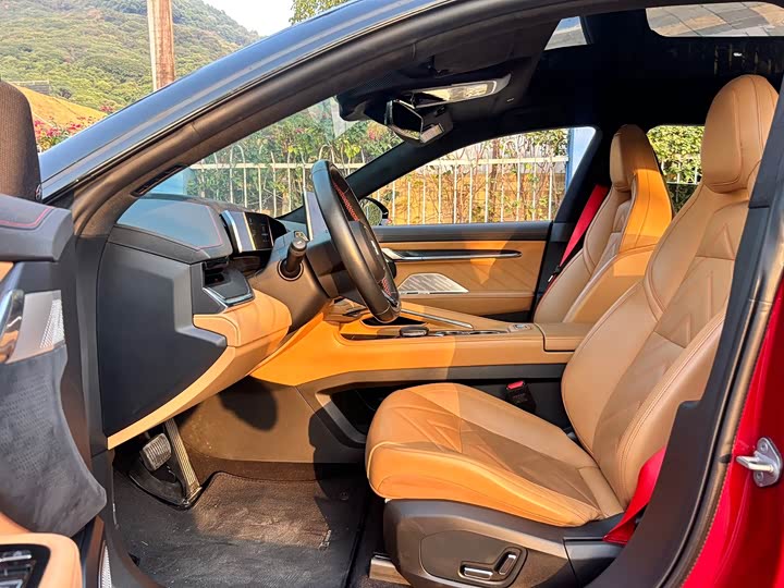 Фото 7 - Zeekr 001