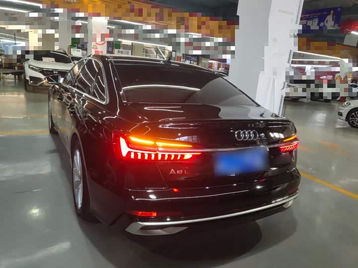 Фото 6 - Audi A6L