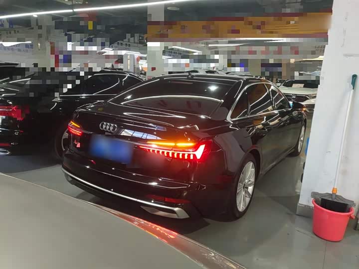 Фото 7 - Audi A6L