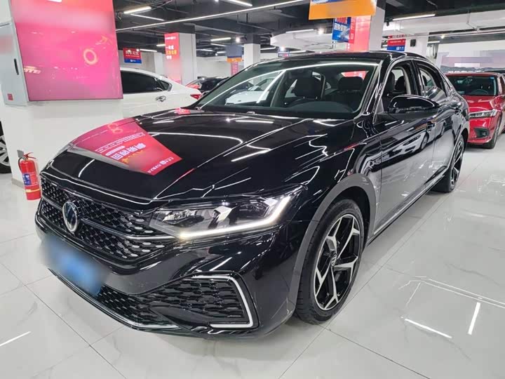 Фото 2 - Volkswagen Passat