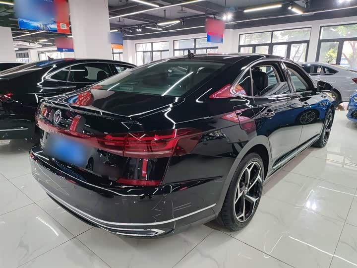 Фото 7 - Volkswagen Passat