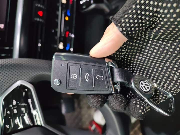 Фото 9 - Volkswagen Passat