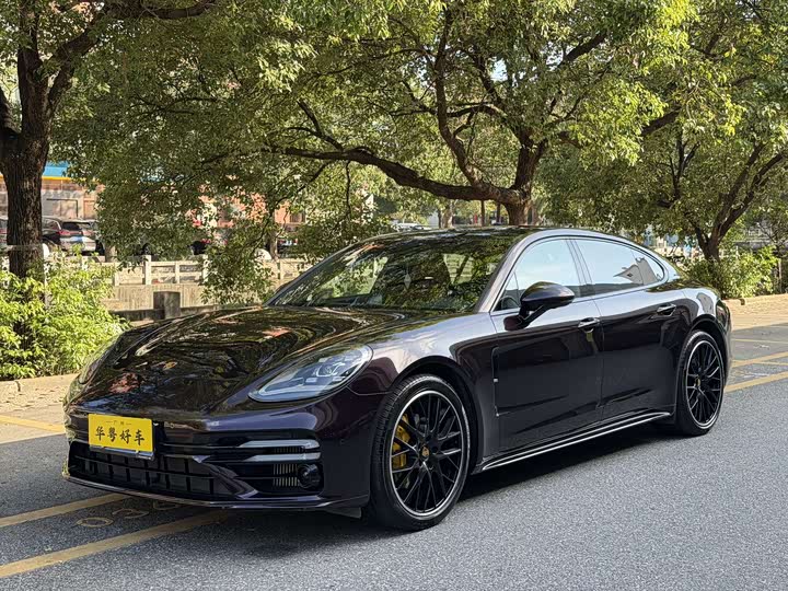 Фото 1 - Porsche Panamera