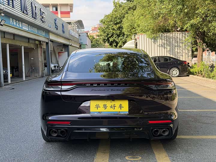 Фото 3 - Porsche Panamera