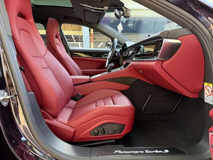 Фото 7 - Porsche Panamera