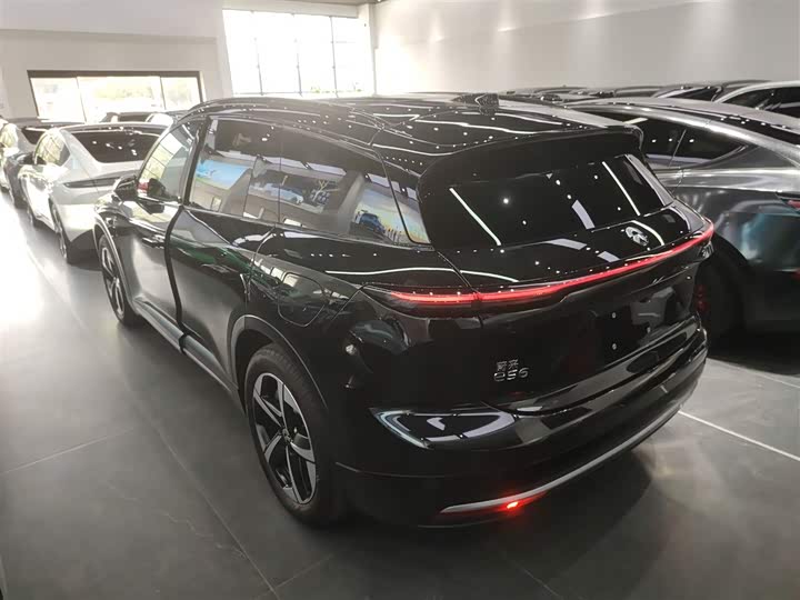 Фото 7 - Nio ES6