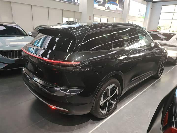 Фото 9 - Nio ES6