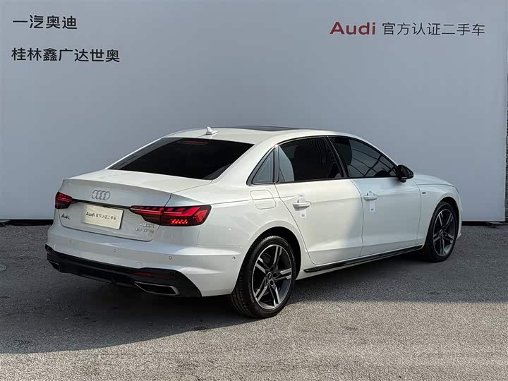 Фото 6 - Audi A4L