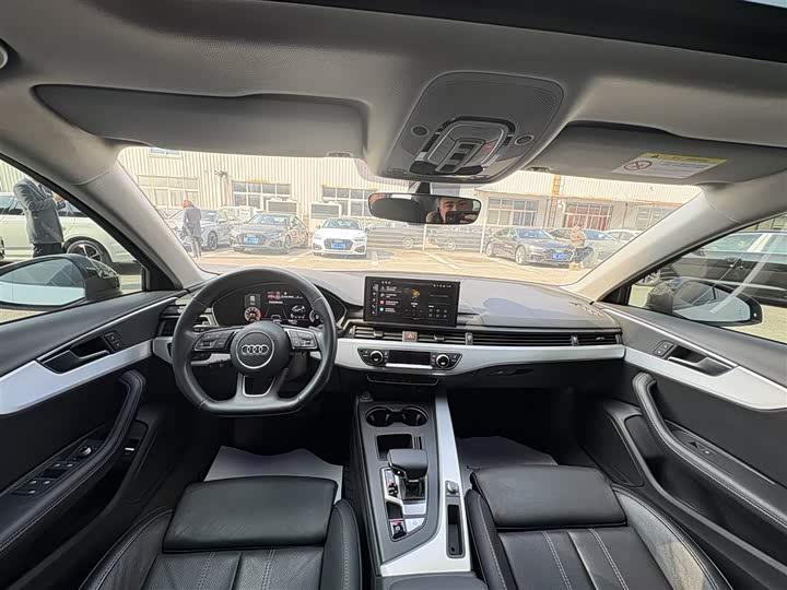 Фото 8 - Audi A4L