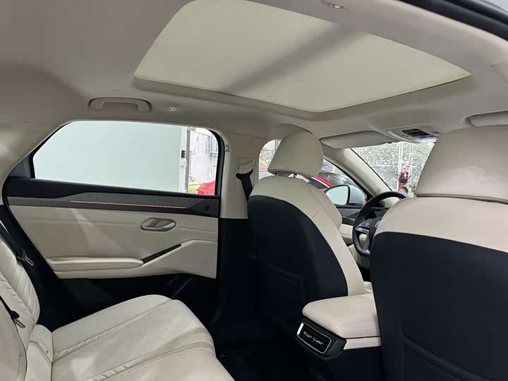 Фото 6 - BYD Qin L