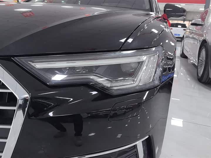 Фото 5 - Audi A6L