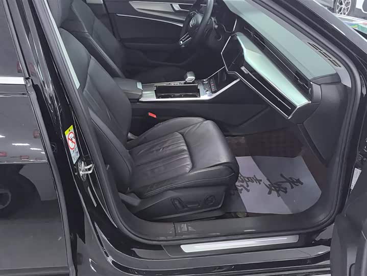 Фото 8 - Audi A6L