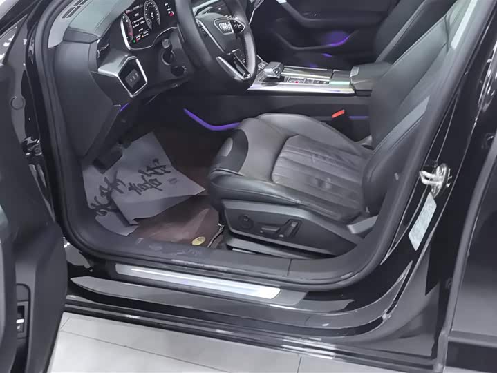 Фото 9 - Audi A6L