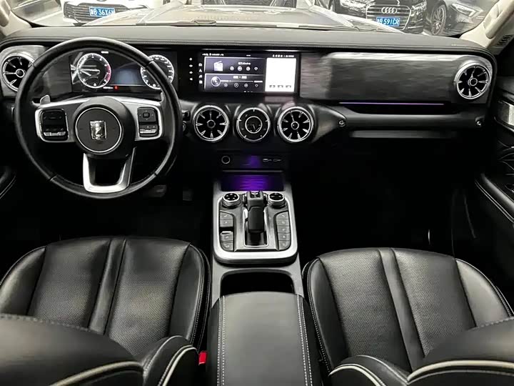 Фото 6 - Tank 300